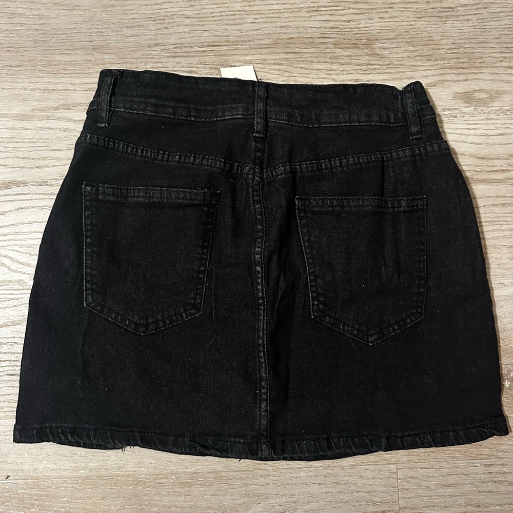Black Denim Mini Skirt with built in shorts size small - Picture 5 of 6